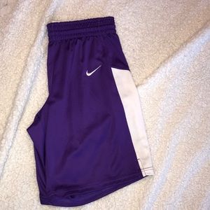 EUC  Nike Basketball shorts!